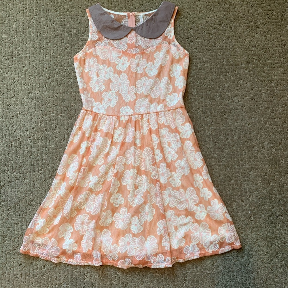 Womens Floral Dress W Peter Pan Collar Size M